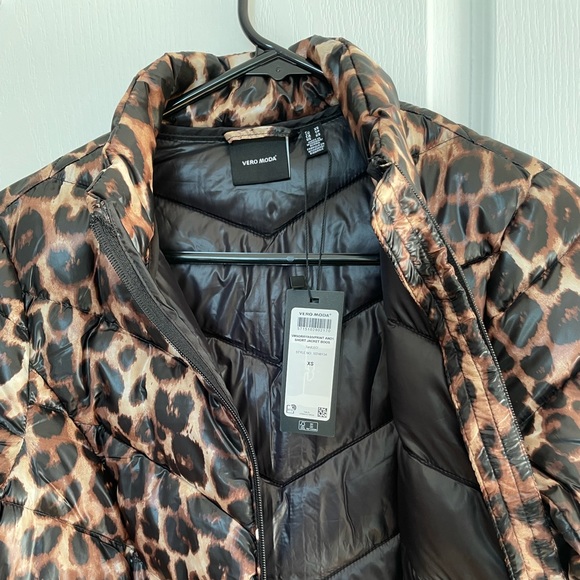 VERO MODA Light puffer jacket leopard - Picture 3 of 3